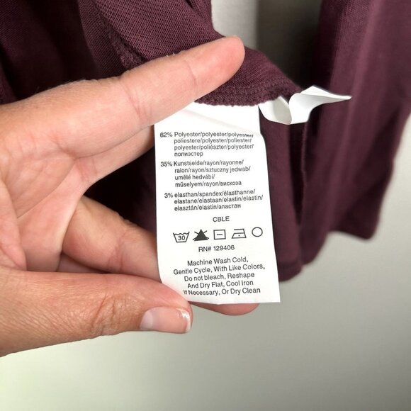 Venus‎ burgundy blouse size XS - Picture 5 of 5